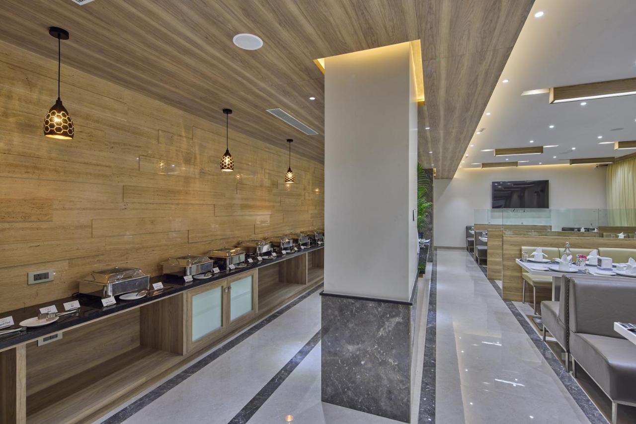 Grand Continent Hosur A Sarovar Portico Affiliate Hotel Buitenkant foto