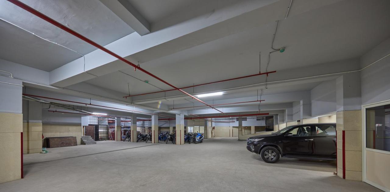 Grand Continent Hosur A Sarovar Portico Affiliate Hotel Buitenkant foto