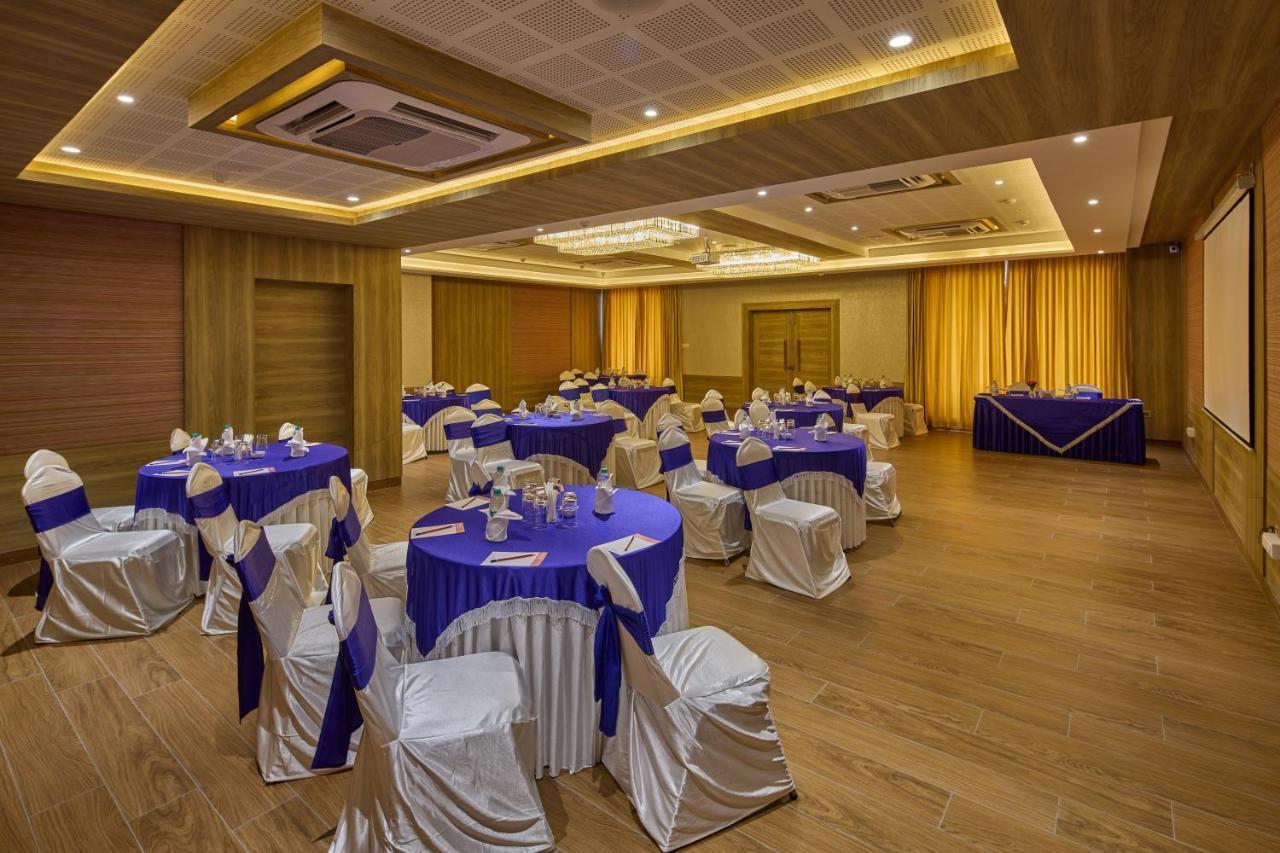 Grand Continent Hosur A Sarovar Portico Affiliate Hotel Buitenkant foto