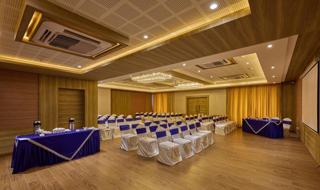 Grand Continent Hosur A Sarovar Portico Affiliate Hotel Buitenkant foto
