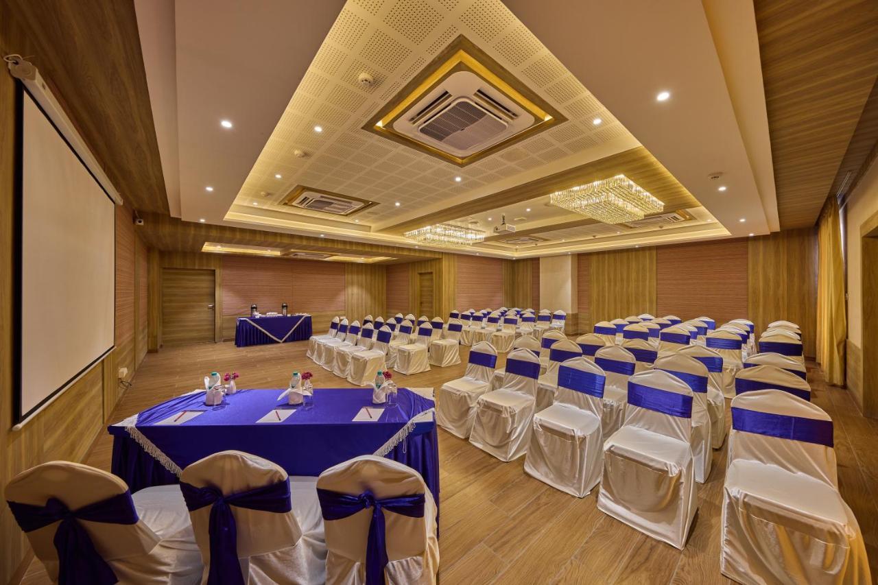 Grand Continent Hosur A Sarovar Portico Affiliate Hotel Buitenkant foto