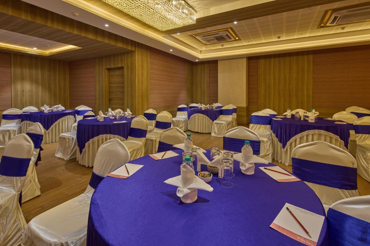 Grand Continent Hosur A Sarovar Portico Affiliate Hotel Buitenkant foto