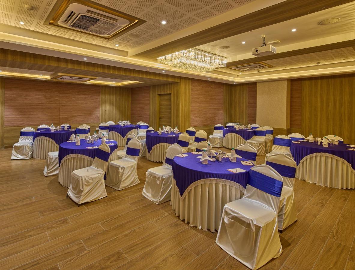Grand Continent Hosur A Sarovar Portico Affiliate Hotel Buitenkant foto