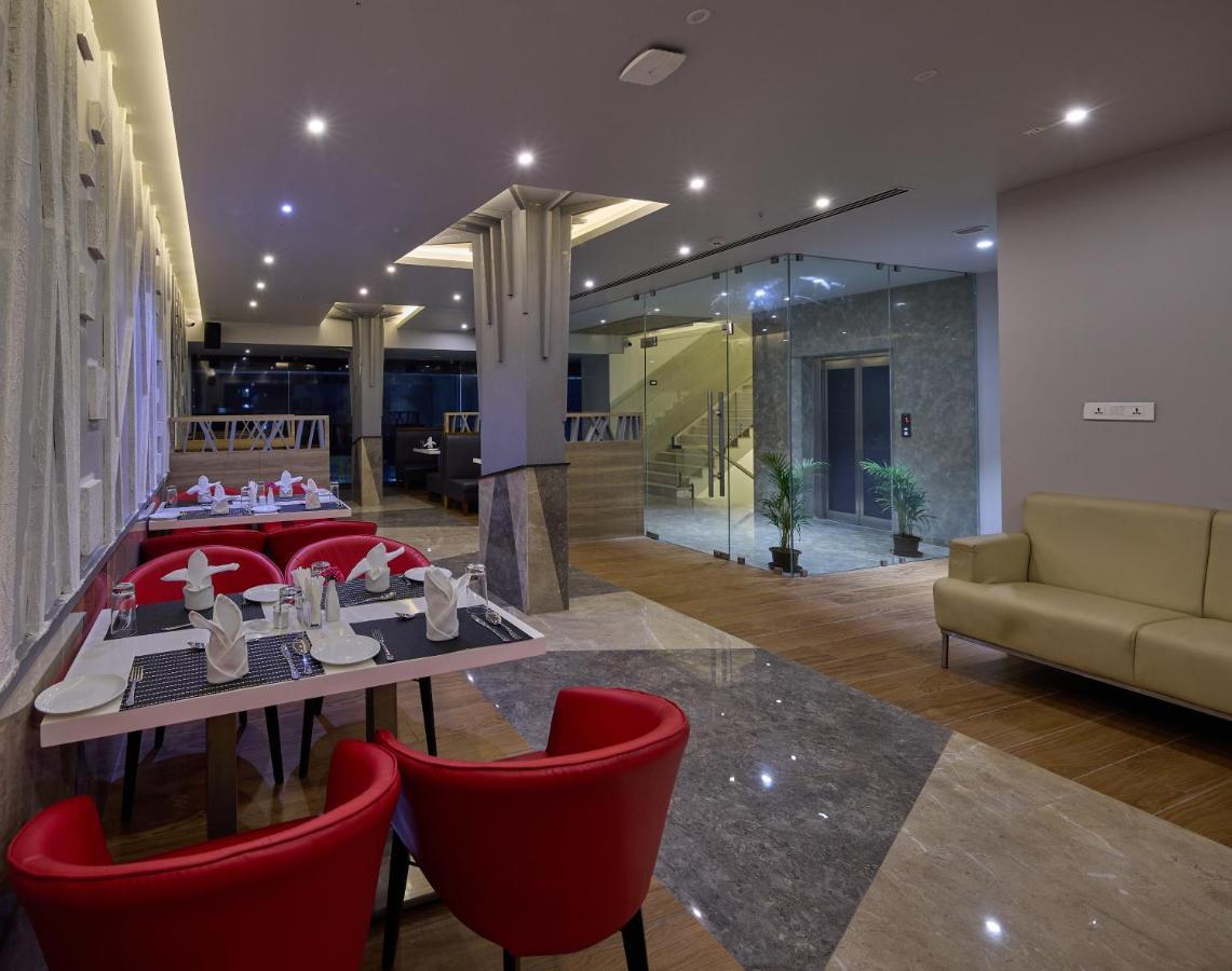 Grand Continent Hosur A Sarovar Portico Affiliate Hotel Buitenkant foto