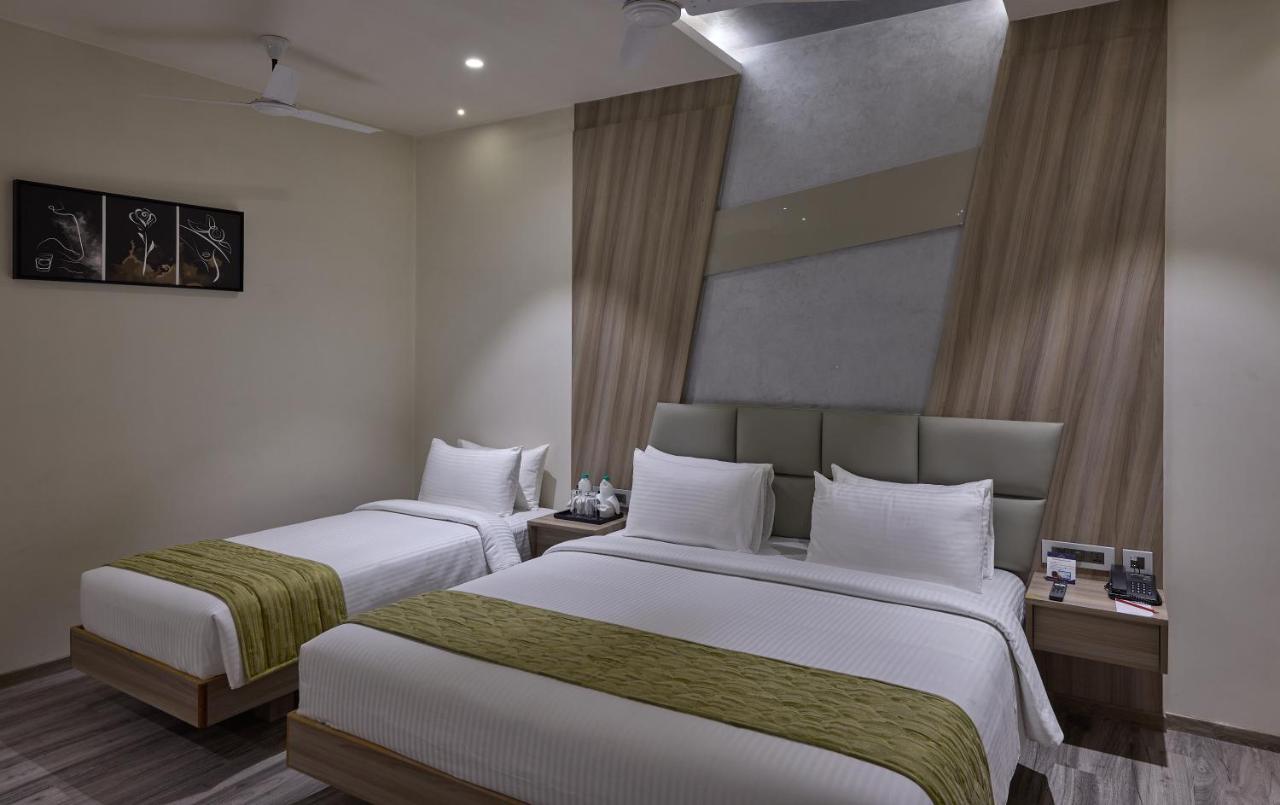 Grand Continent Hosur A Sarovar Portico Affiliate Hotel Buitenkant foto