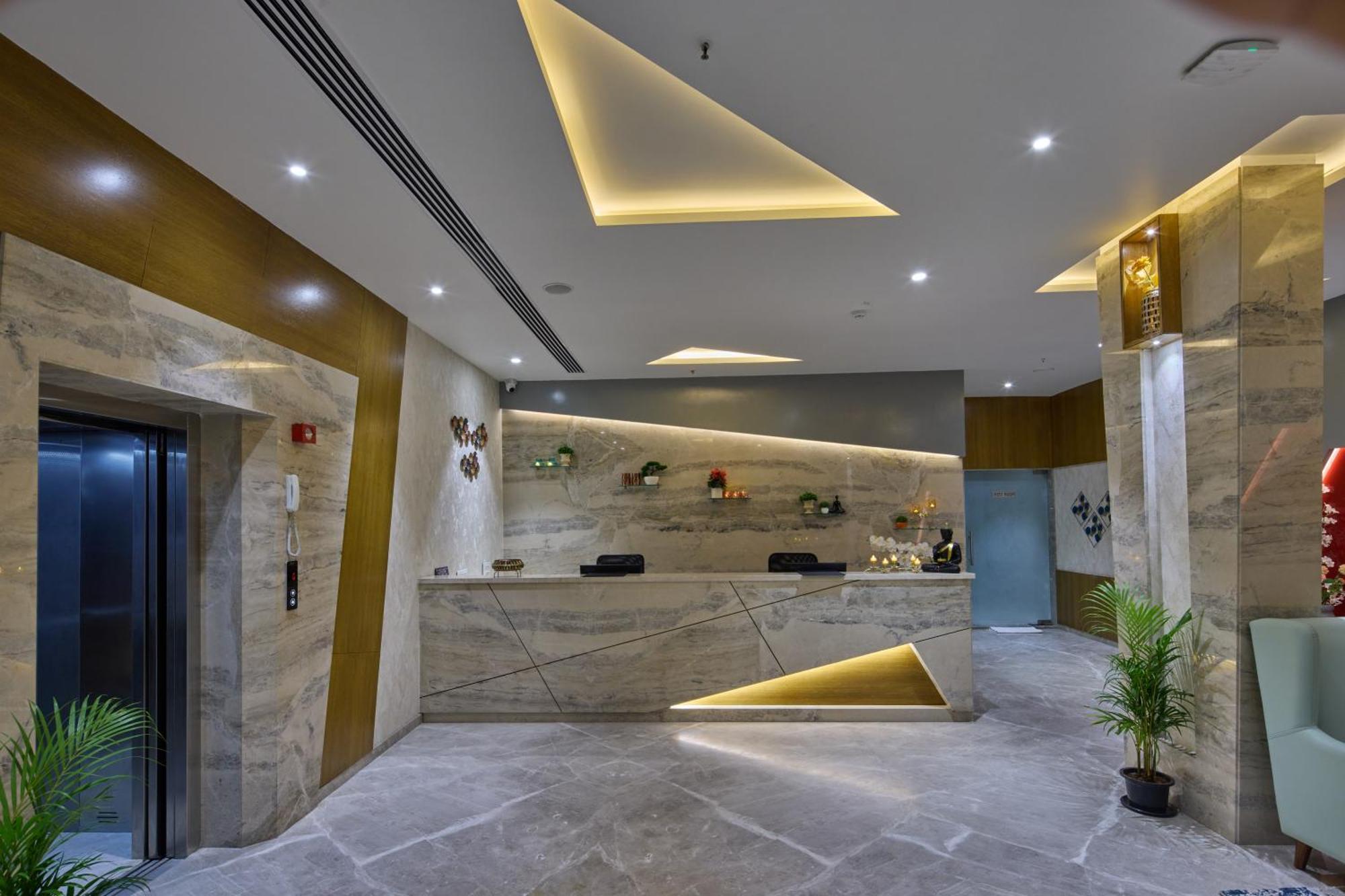 Grand Continent Hosur A Sarovar Portico Affiliate Hotel Buitenkant foto