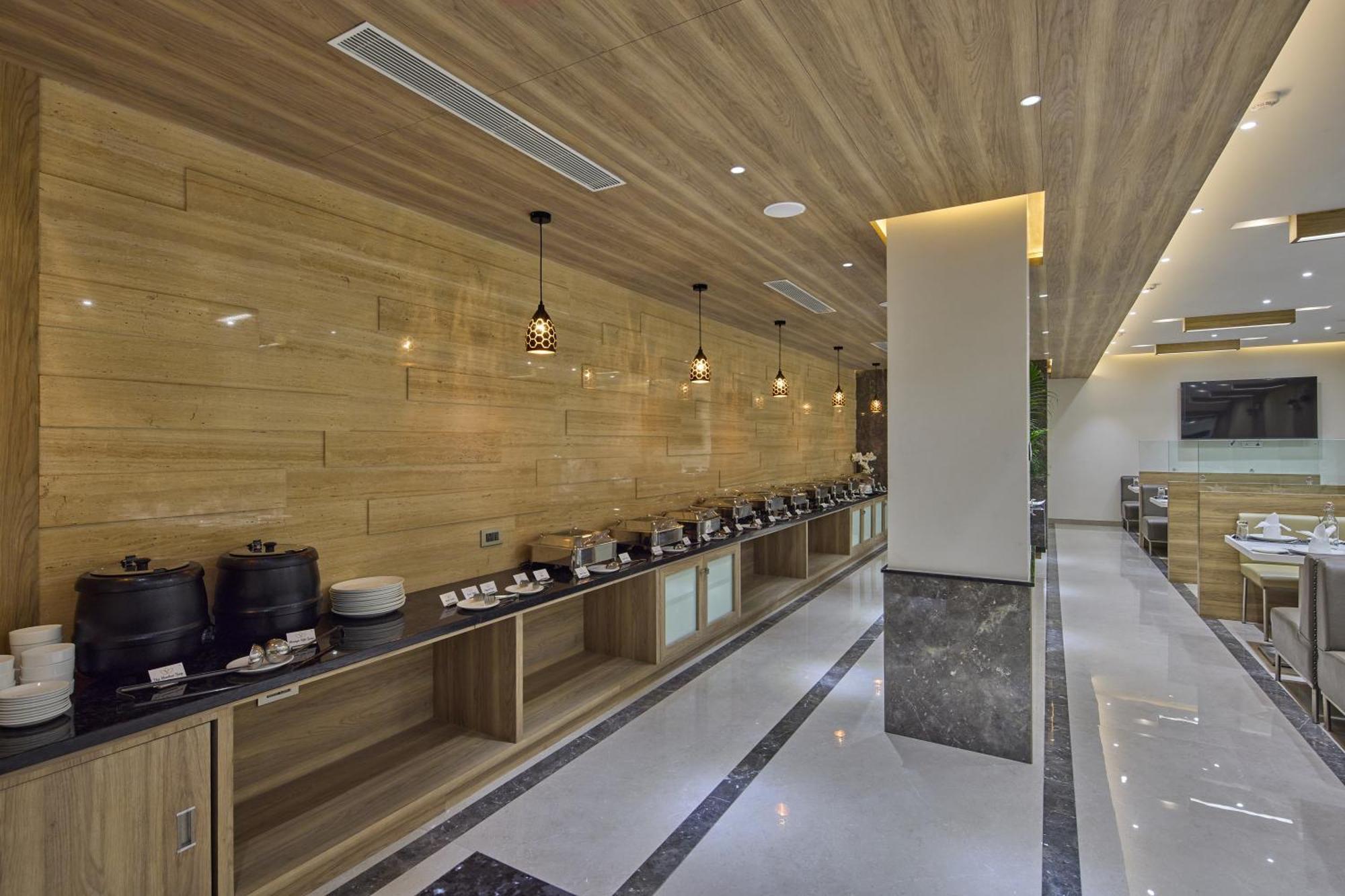 Grand Continent Hosur A Sarovar Portico Affiliate Hotel Buitenkant foto