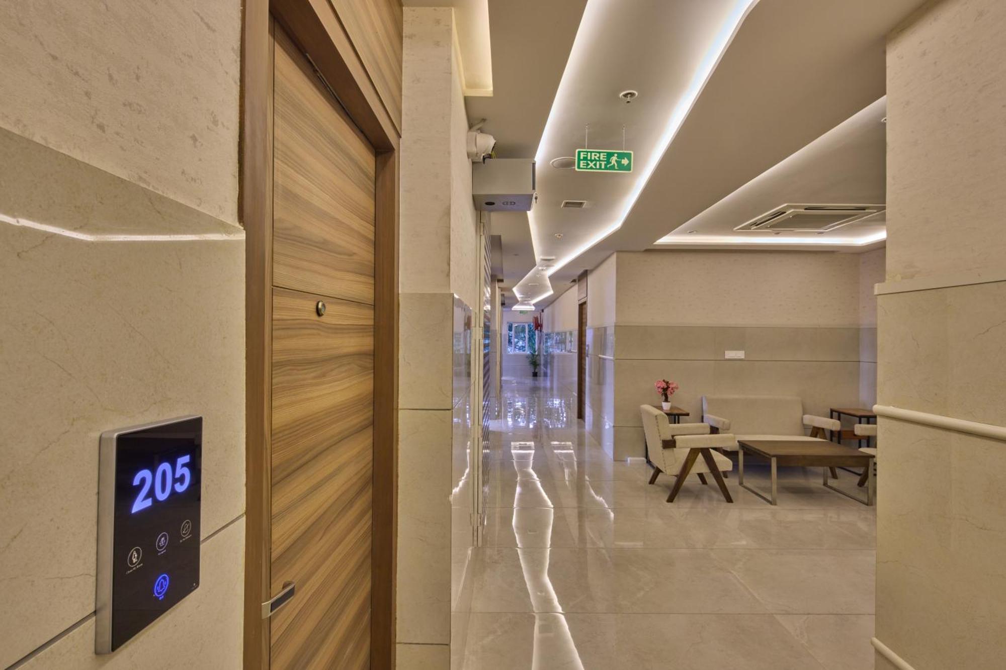 Grand Continent Hosur A Sarovar Portico Affiliate Hotel Buitenkant foto