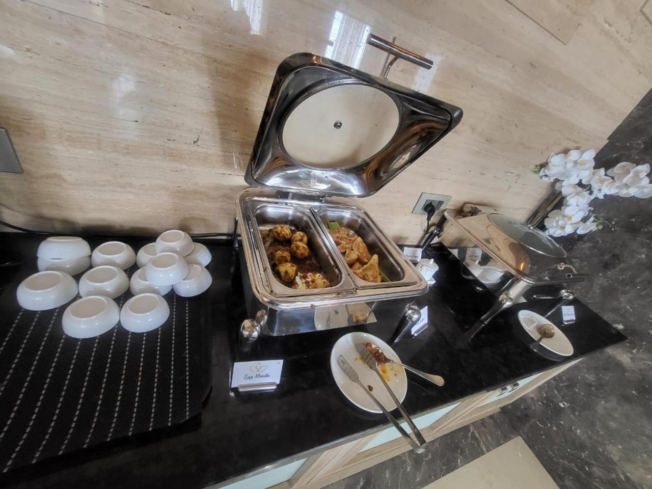 Grand Continent Hosur A Sarovar Portico Affiliate Hotel Buitenkant foto