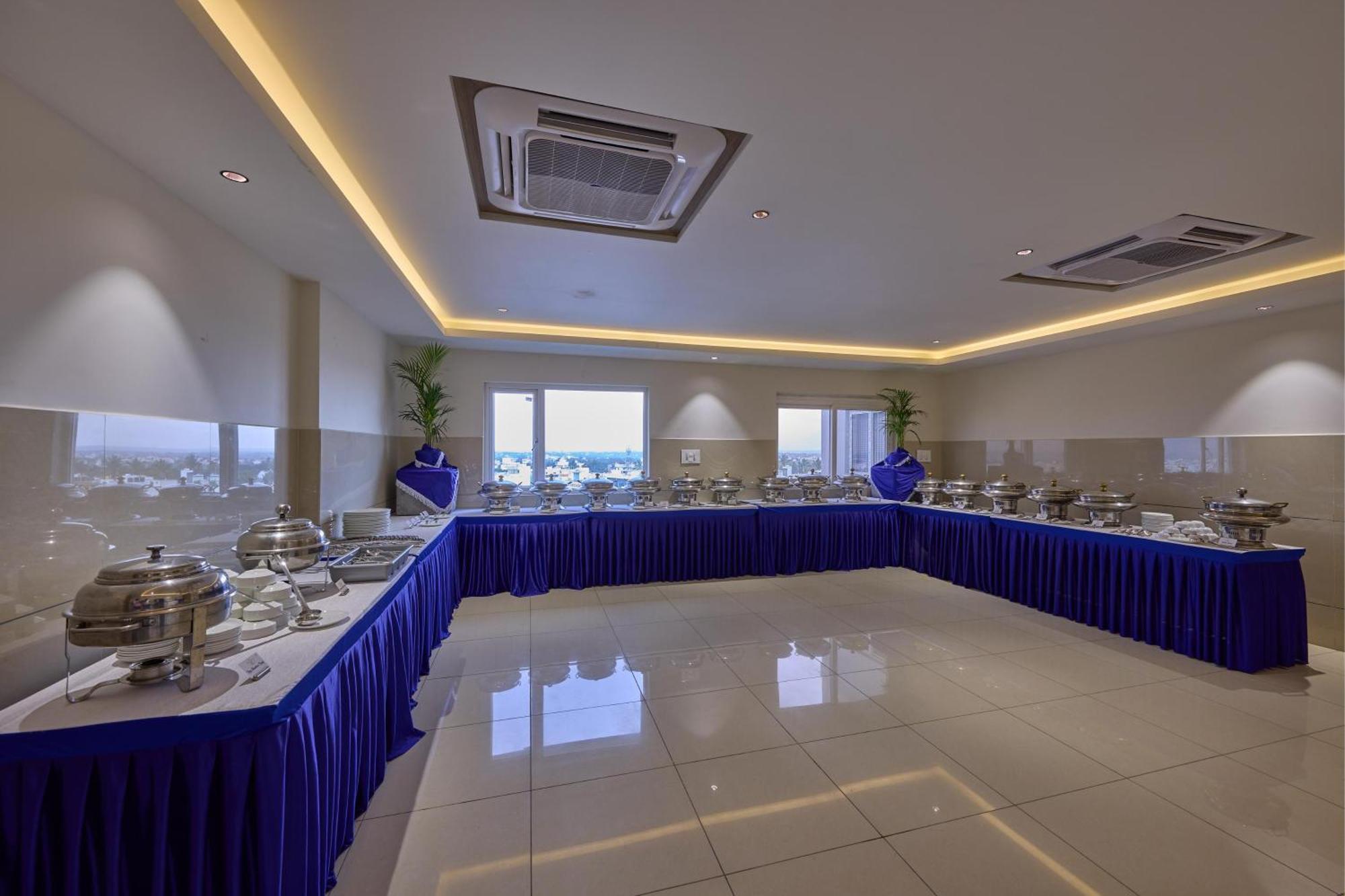 Grand Continent Hosur A Sarovar Portico Affiliate Hotel Buitenkant foto