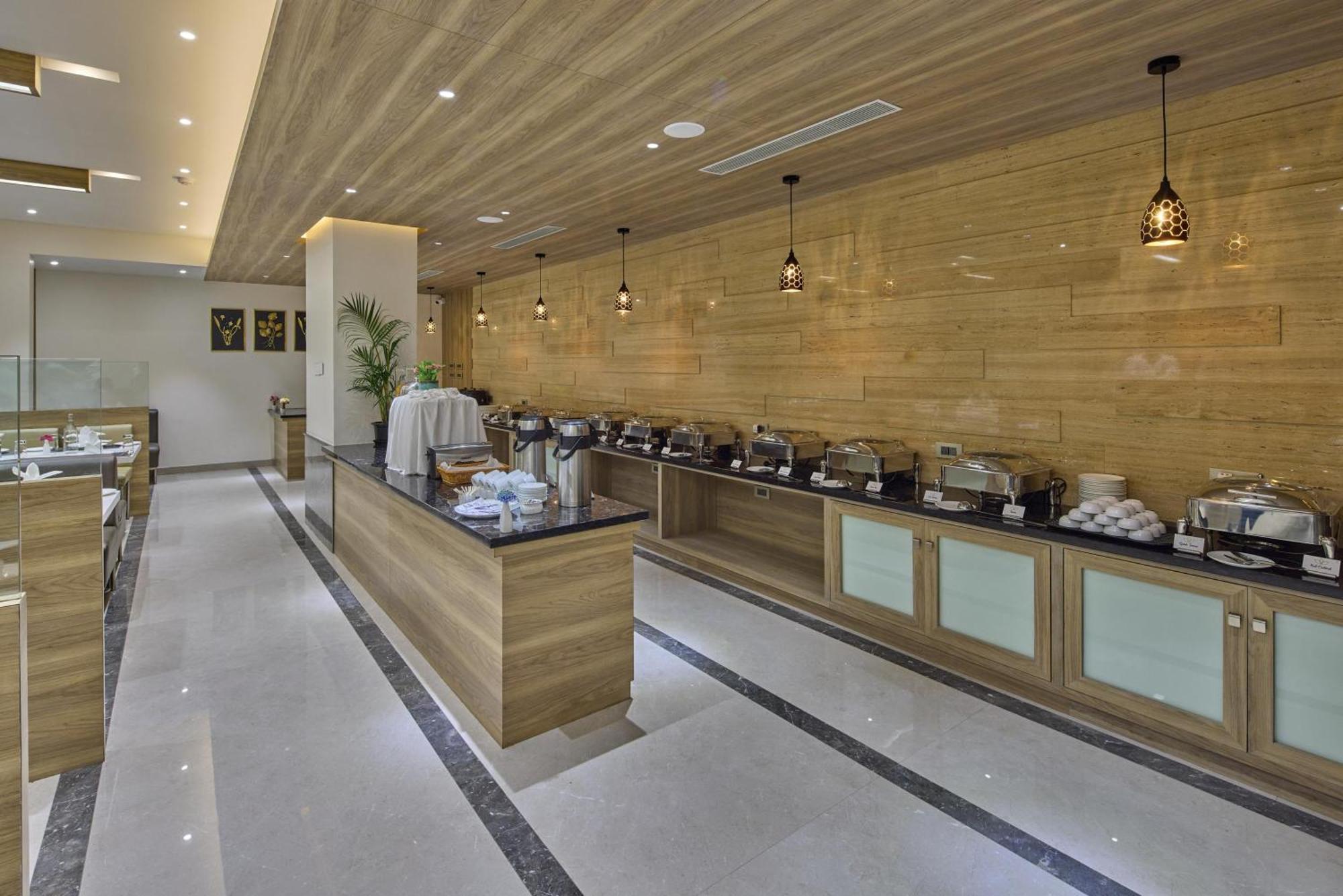 Grand Continent Hosur A Sarovar Portico Affiliate Hotel Buitenkant foto